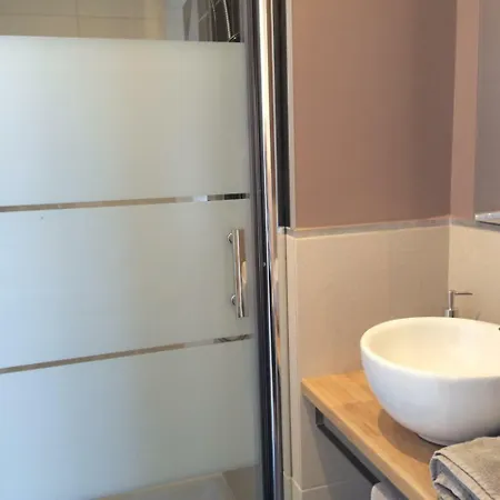 Hotel La Caroline 2*
