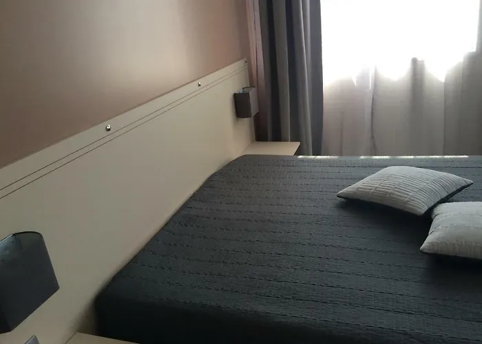 Hotel La Caroline Corbie